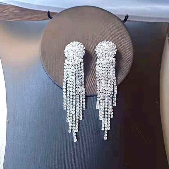 Tassel Earrings (clip on)
(New) - Picture 10 of 10